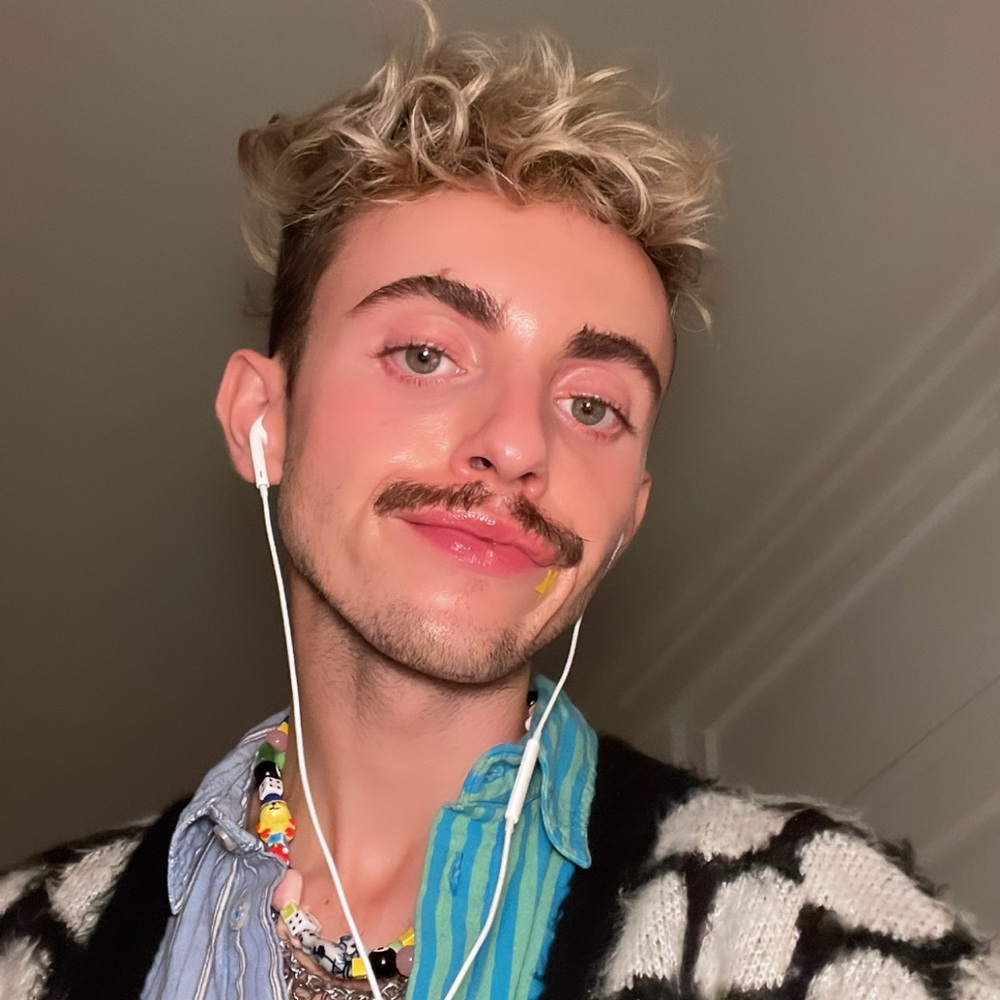 Meet your Posher, Chase